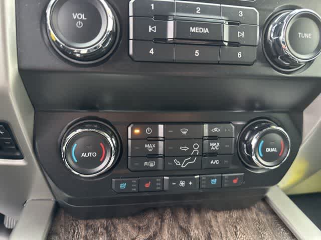 Thumbnail: 2019 Ford Econoline - 9