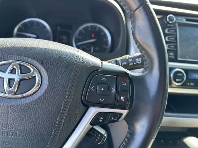 Thumbnail: 2017 Toyota Highlander - 12