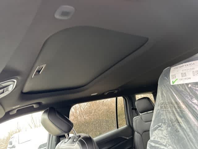 Thumbnail: 2025 Jeep Grand Cherokee L - 9