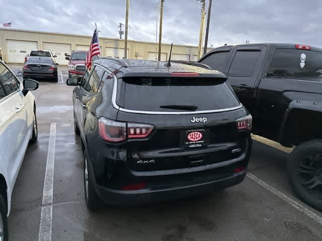 Thumbnail: 2021 Jeep Compass - 10