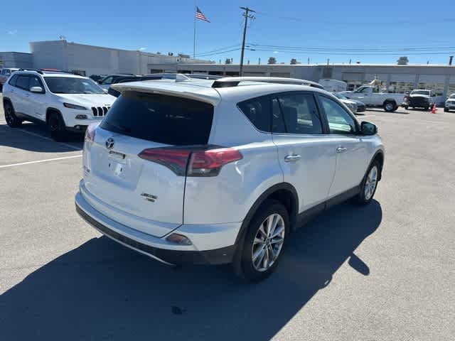 Thumbnail: 2018 Toyota RAV4 - 21