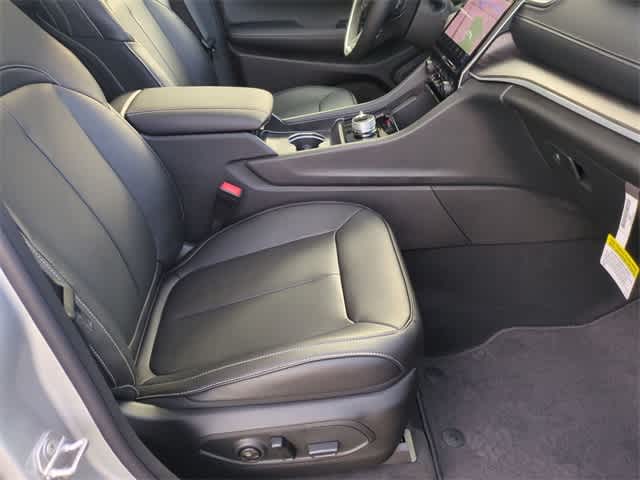 Thumbnail: 2025 Jeep Grand Cherokee - 24