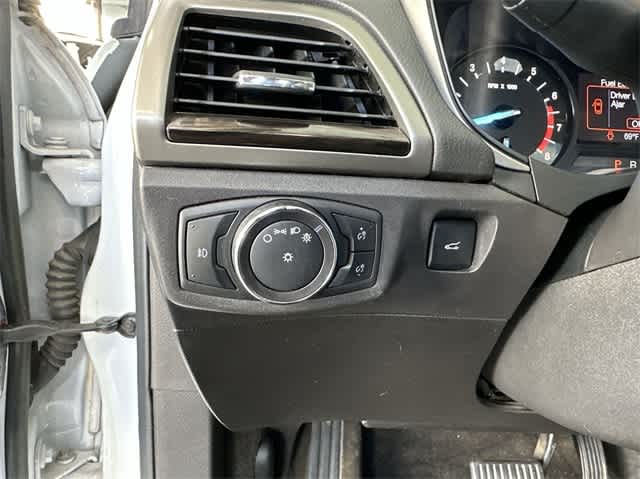 2014 Ford Fusion SE 24