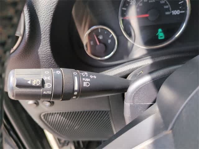 Thumbnail: 2012 Jeep Wrangler - 27