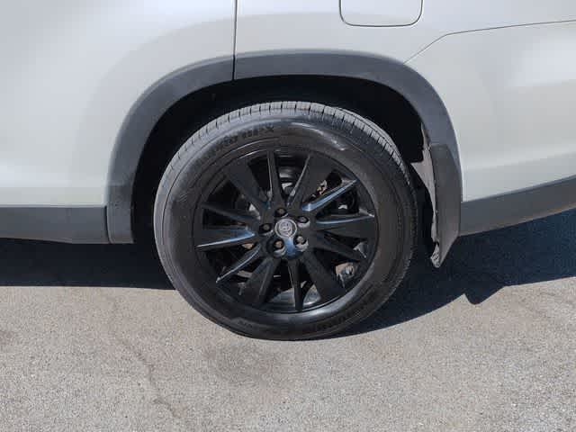 Thumbnail: 2019 Toyota Highlander - 14