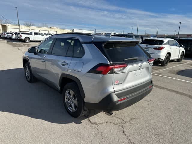 Thumbnail: 2022 Toyota RAV4 - 16