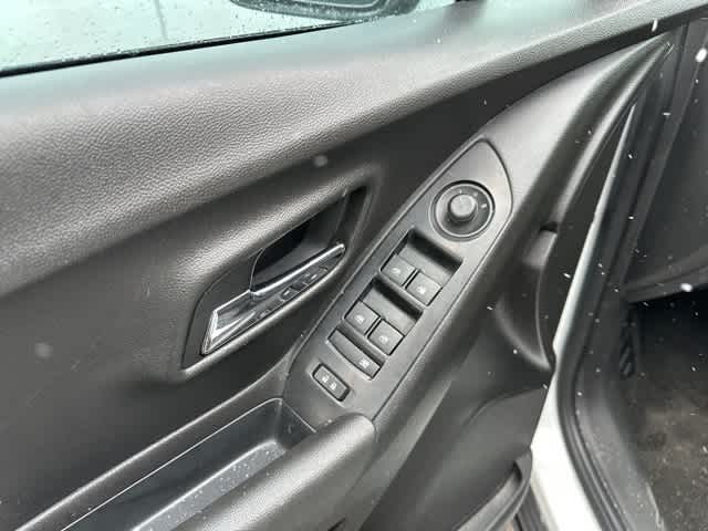 Thumbnail: 2020 Chevrolet Trax - 9