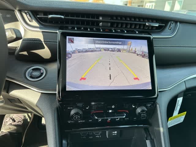 Thumbnail: 2025 Jeep Grand Cherokee - 9