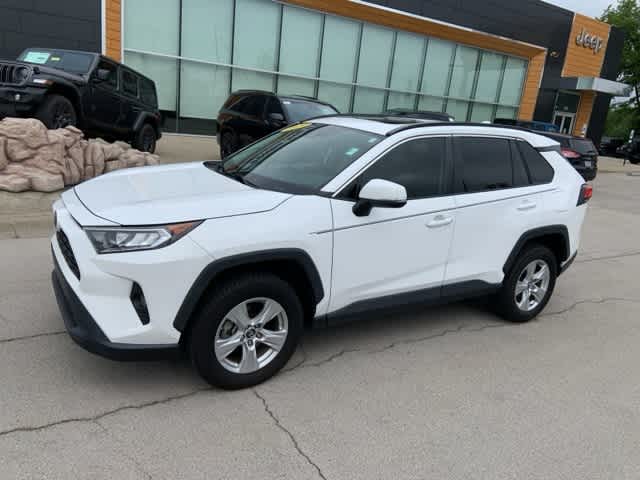 Thumbnail: 2019 Toyota RAV4 - 17