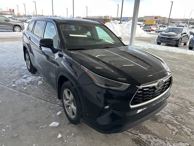 Thumbnail: 2021 Toyota Highlander - 25