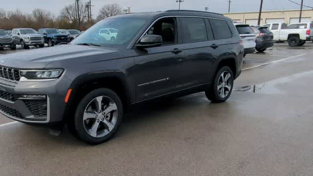 Thumbnail: 2026 Jeep Grand Cherokee L - 4