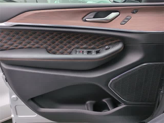 Thumbnail: 2025 Jeep Grand Cherokee - 32