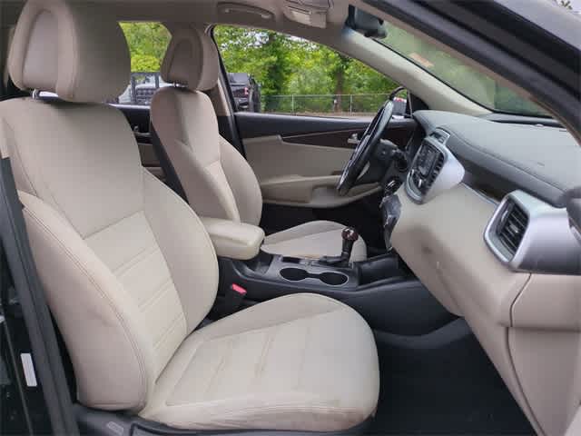 Thumbnail: 2016 Kia Sorento - 22