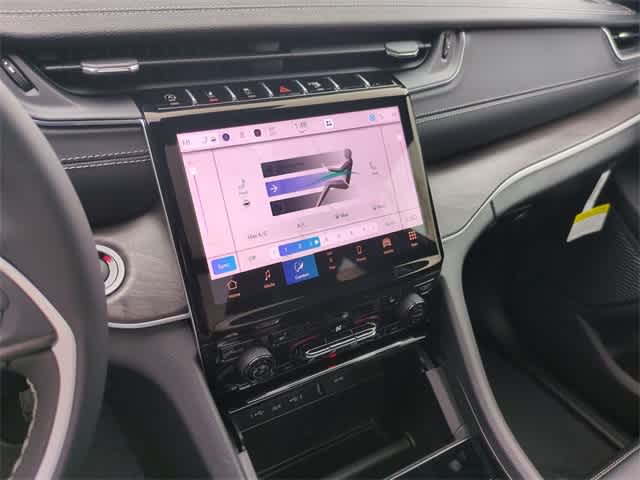 Thumbnail: 2025 Jeep Grand Cherokee - 30