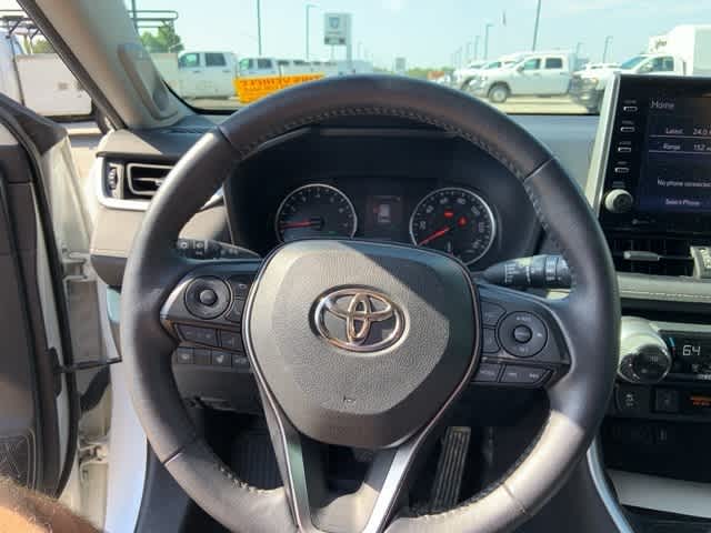 Thumbnail: 2022 Toyota RAV4 - 10