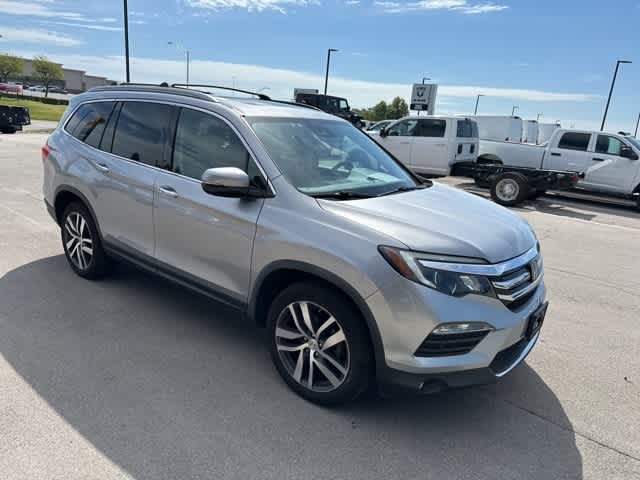 Thumbnail: 2017 Honda Pilot - 24