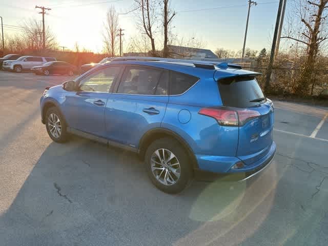 Thumbnail: 2016 Toyota RAV4 - 14
