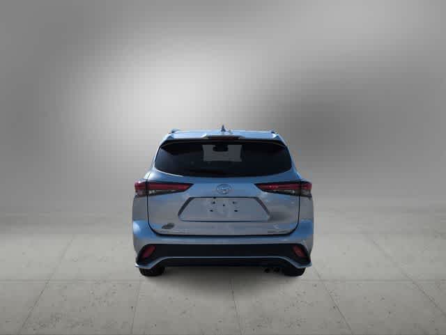 Thumbnail: 2021 Toyota Highlander - 7