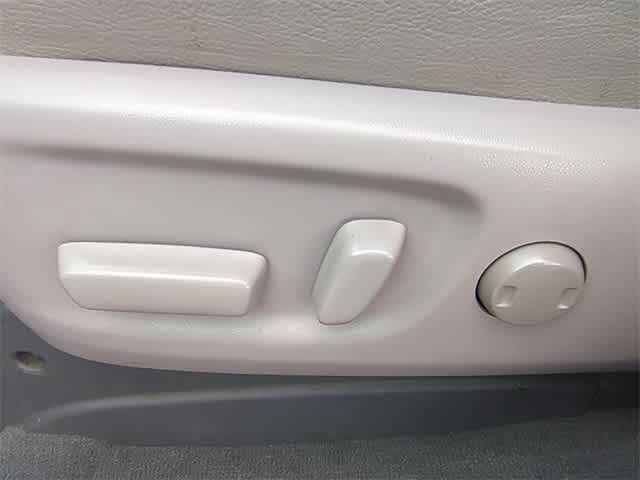 Thumbnail: 2020 Toyota Sienna - 17