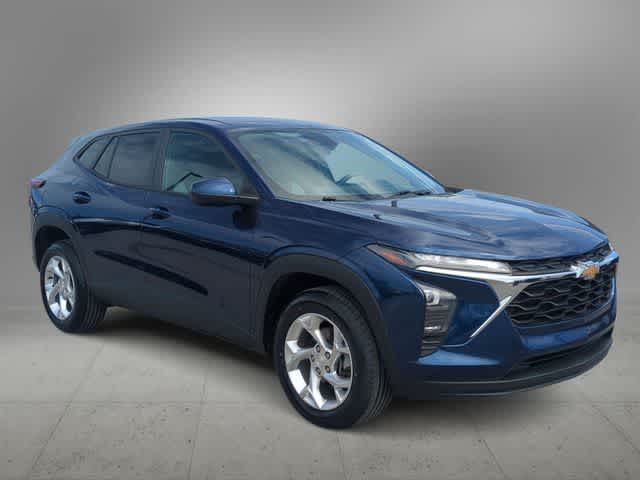 Thumbnail: 2024 Chevrolet Trax - 2