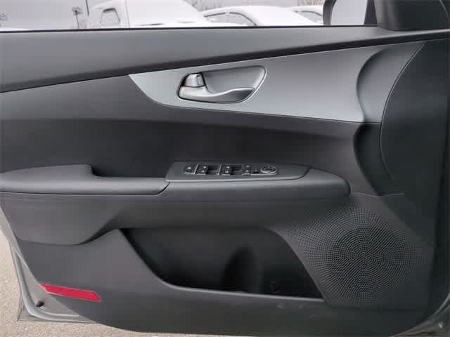 Thumbnail: 2023 Kia Forte - 31