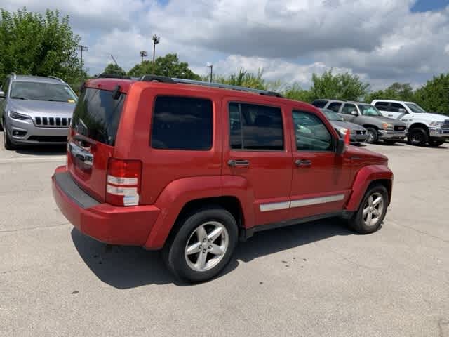 Thumbnail: 2010 Jeep Liberty - 14