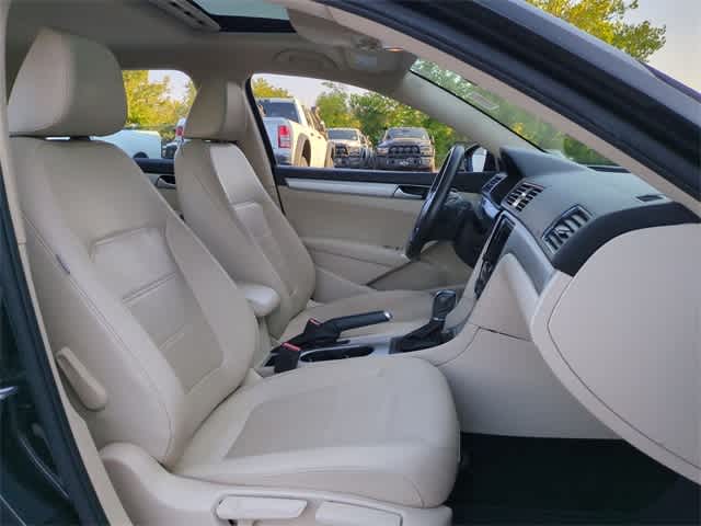 Thumbnail: 2019 Volkswagen Passat - 23
