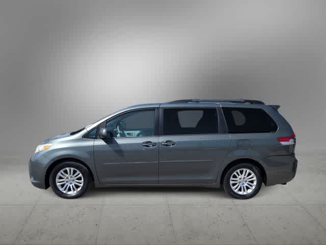 Thumbnail: 2014 Toyota Sienna - 5