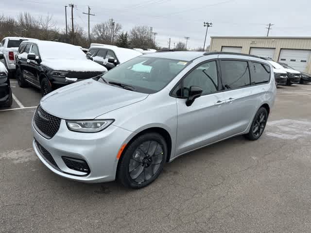 Thumbnail: 2026 Chrysler Pacifica - 13