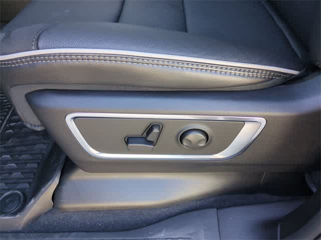 Thumbnail: 2026 RAM 1500 - 18