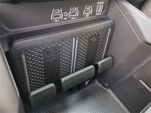 Thumbnail: 2026 RAM 1500 - 32