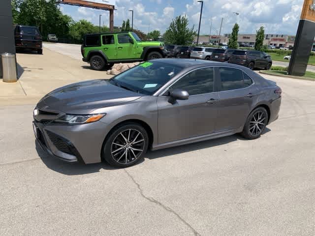 Thumbnail: 2021 Toyota Camry - 15