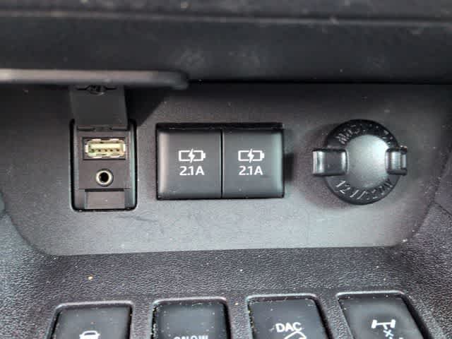 Thumbnail: 2017 Toyota Highlander - 33