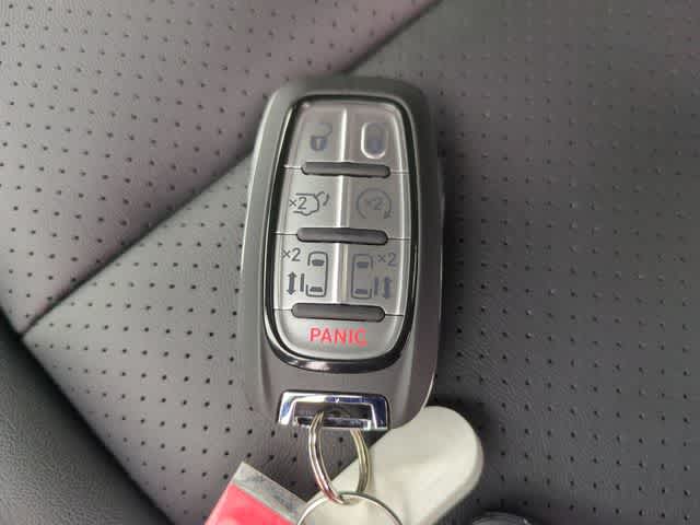 Thumbnail: 2026 Chrysler Pacifica - 34