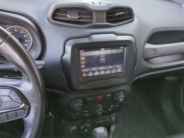 Thumbnail: 2019 Jeep Renegade - 28