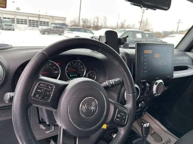 Thumbnail: 2016 Jeep Wrangler - 6