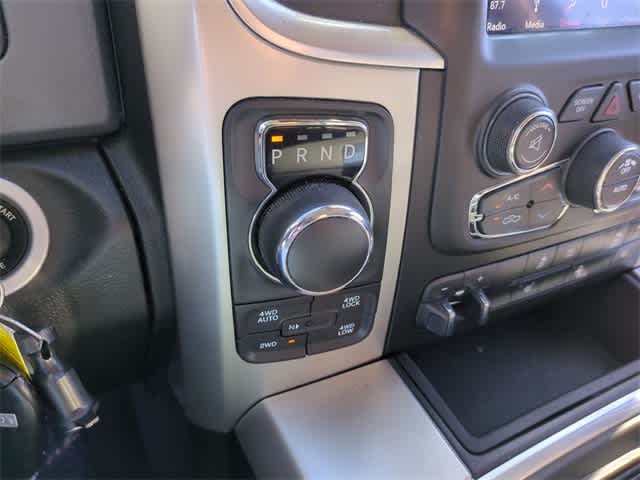 Thumbnail: 2019 RAM 1500 Classic - 32