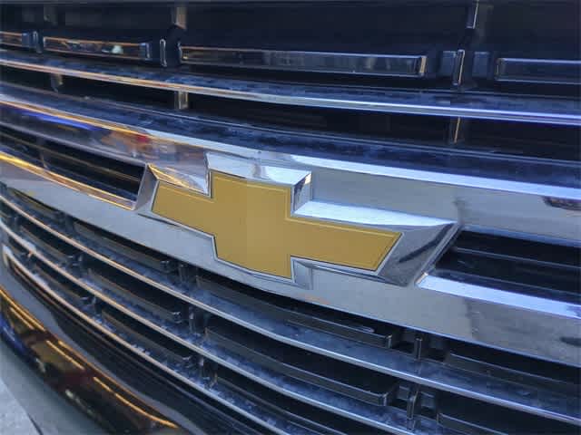 Thumbnail: 2023 Chevrolet Suburban - 12