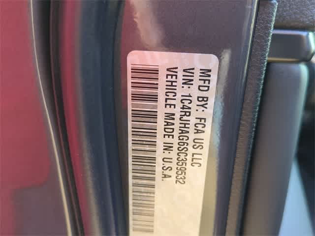 Thumbnail: 2025 Jeep Grand Cherokee - 38