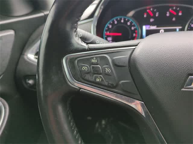 Thumbnail: 2017 Chevrolet Malibu - 24