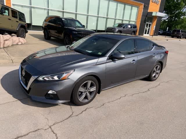 Thumbnail: 2019 Nissan Altima - 15