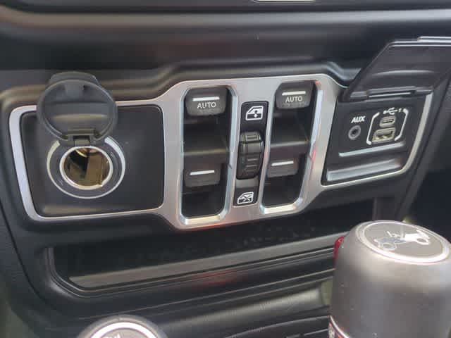 Thumbnail: 2018 Jeep Wrangler - 31