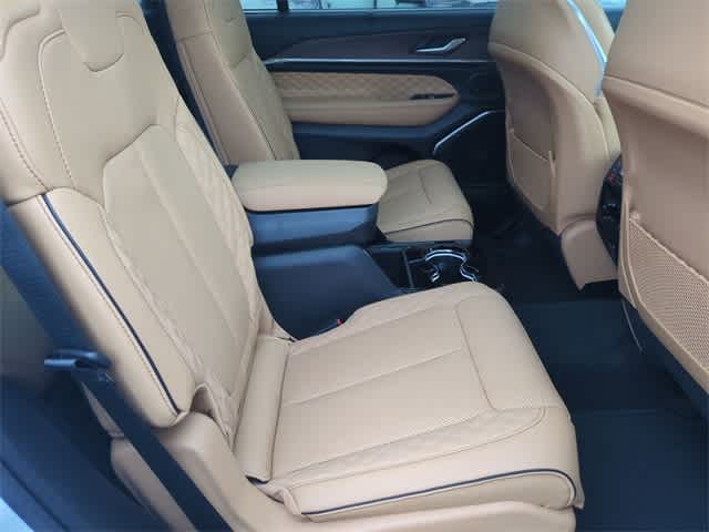 Thumbnail: 2025 Jeep Grand Cherokee L - 21