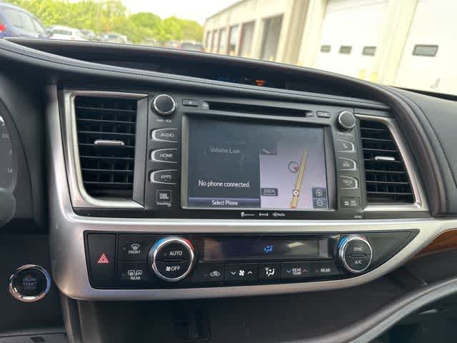 Thumbnail: 2017 Toyota Highlander - 8