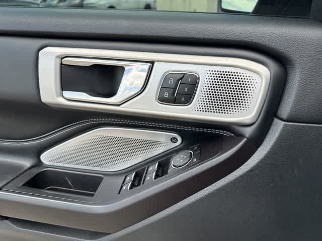 Thumbnail: 2020 Ford Explorer - 15