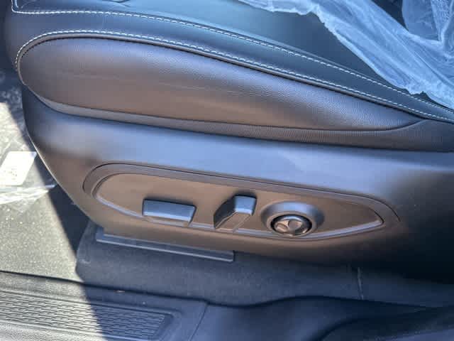 Thumbnail: 2025 Jeep Grand Cherokee L - 11