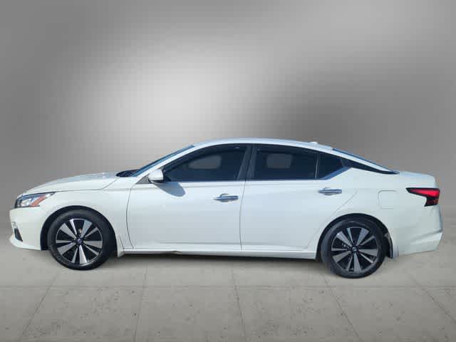 Thumbnail: 2022 Nissan Altima - 5