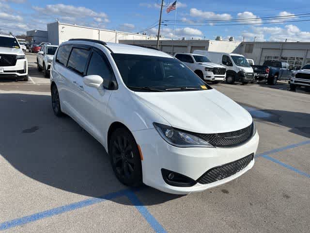 Thumbnail: 2018 Chrysler Pacifica - 21