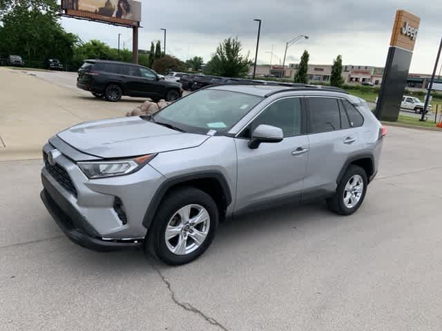 Thumbnail: 2019 Toyota RAV4 - 17