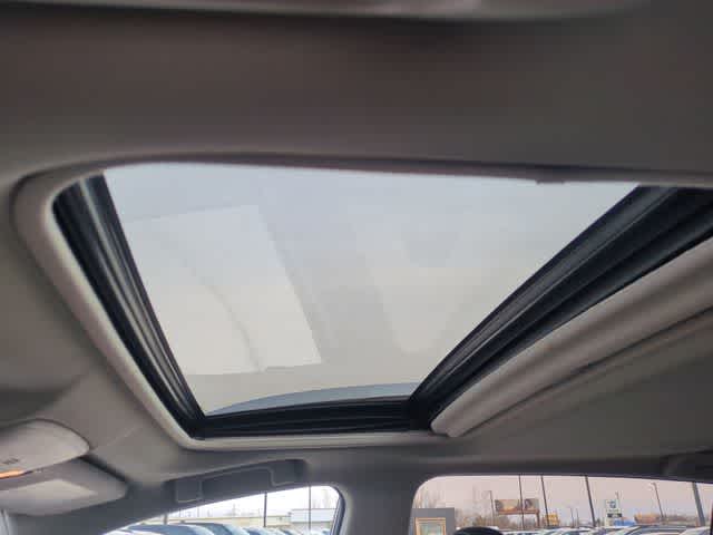 Thumbnail: 2017 Toyota RAV4 - 18